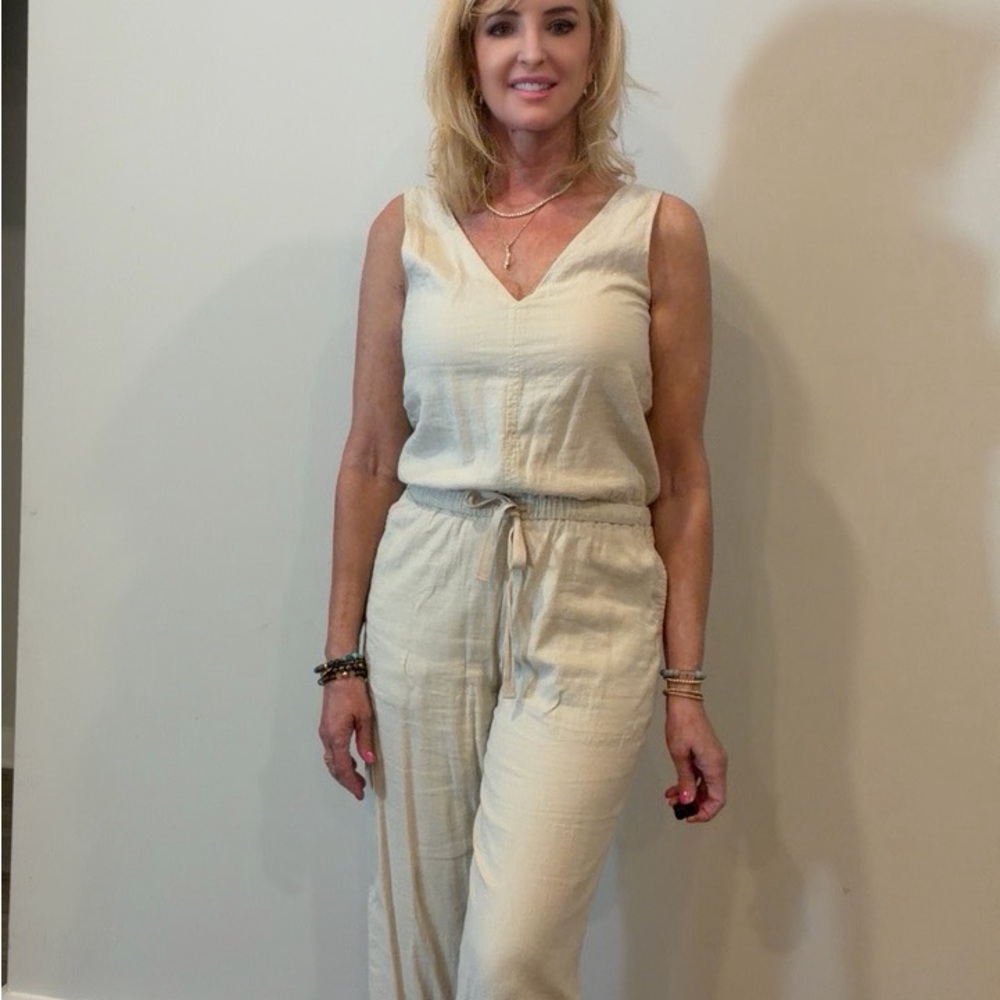 Splendid Cream Sleeveless V-Neck Linen-Blend Jumpsuit